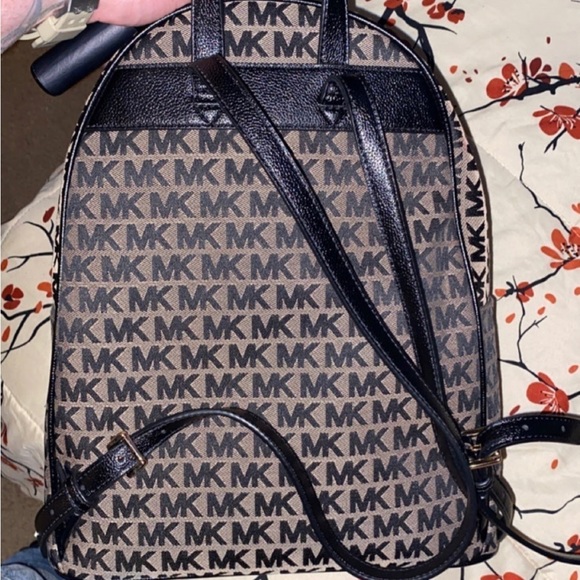 Brand new Michael kors bookbag (authentic) - Picture 1 of 3